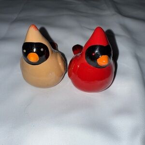 Cardinal Hallmark Salt and Pepper Shaker Set